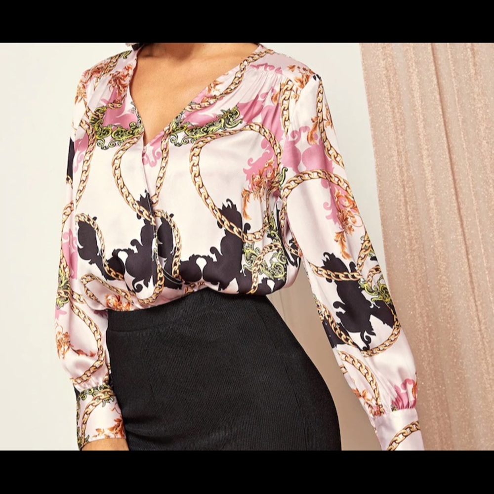 🎉NEW Surplice front chain print bodysuit